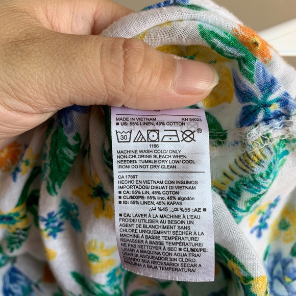 Old Navy Tropical Floral Parrot Linen Popover Top - Picture 5 of 5